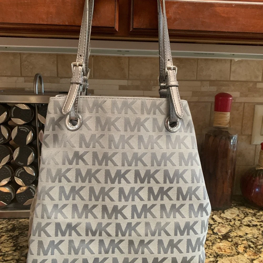 Michael Kors Monogram Gray Canvas Jet Set Handbag